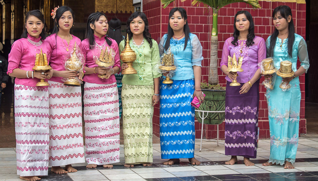 Longyi Costume National Birmanie 