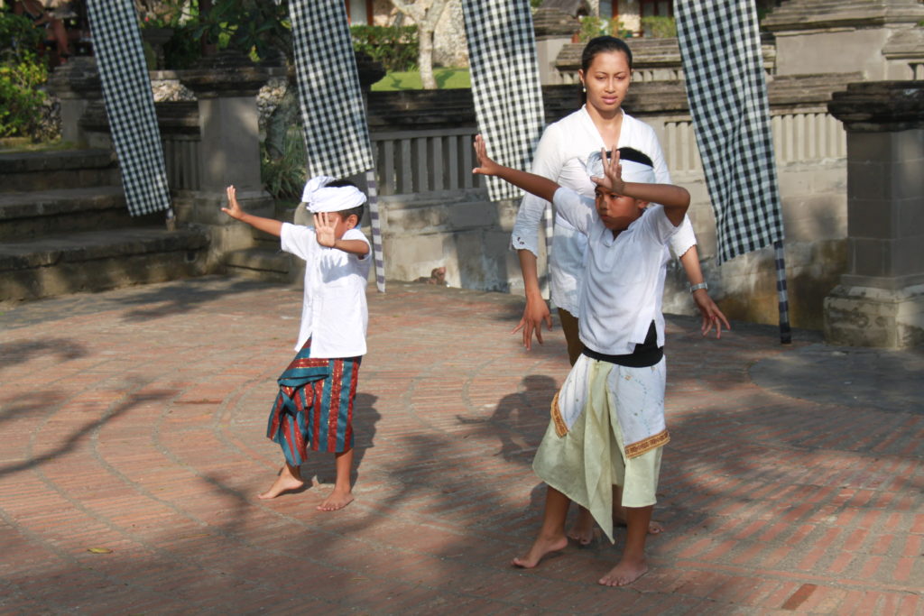 Danse balinaise Baris Bali Baris Tunggal Mes Indes Galantes Blog